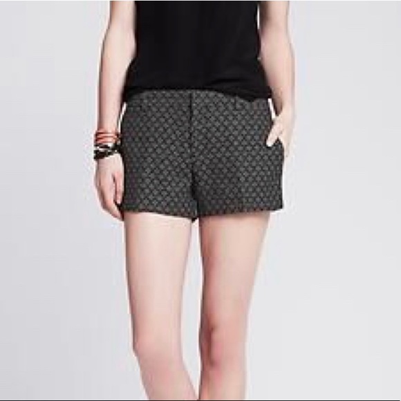 Banana Republic Pants - Banana Republic Black/Diamond Jacquard Short